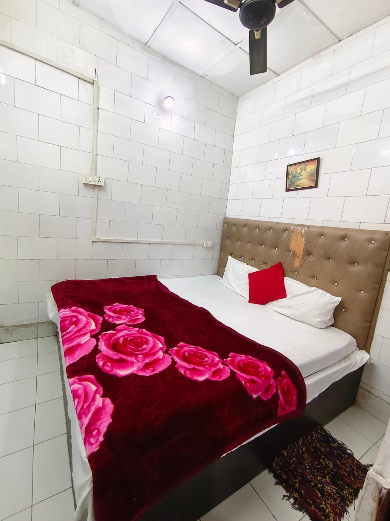 Hotel India Inn Walking Distance From Taj Mahal-- Rooftop Taj Mahal View Agra  Εξωτερικό φωτογραφία