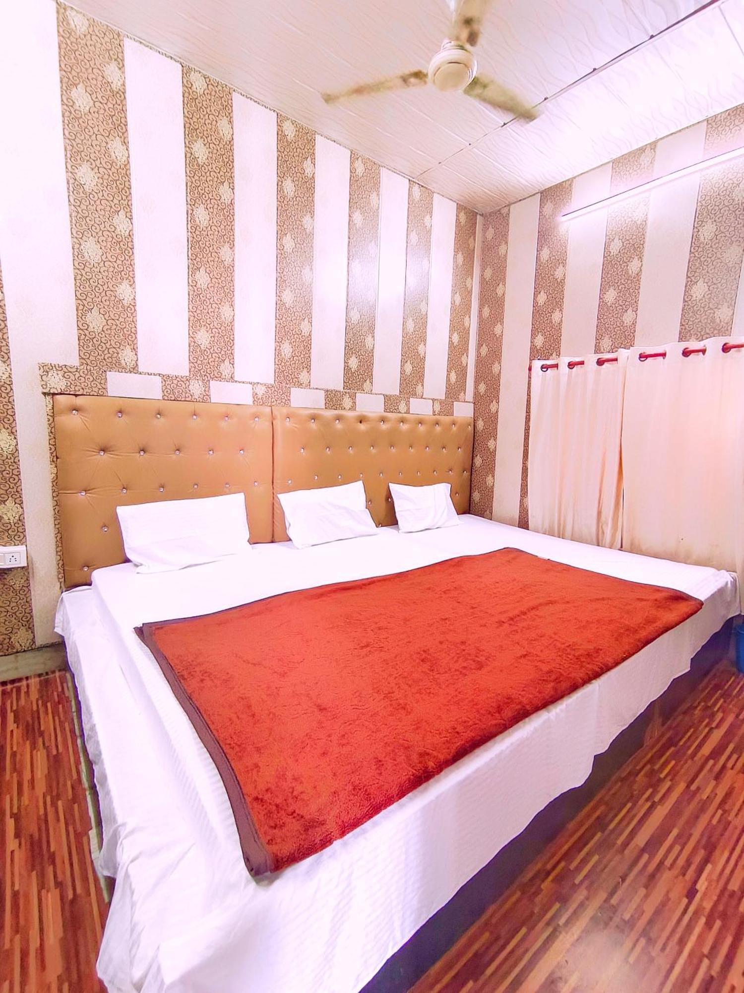 Hotel India Inn Walking Distance From Taj Mahal-- Rooftop Taj Mahal View Agra  Εξωτερικό φωτογραφία