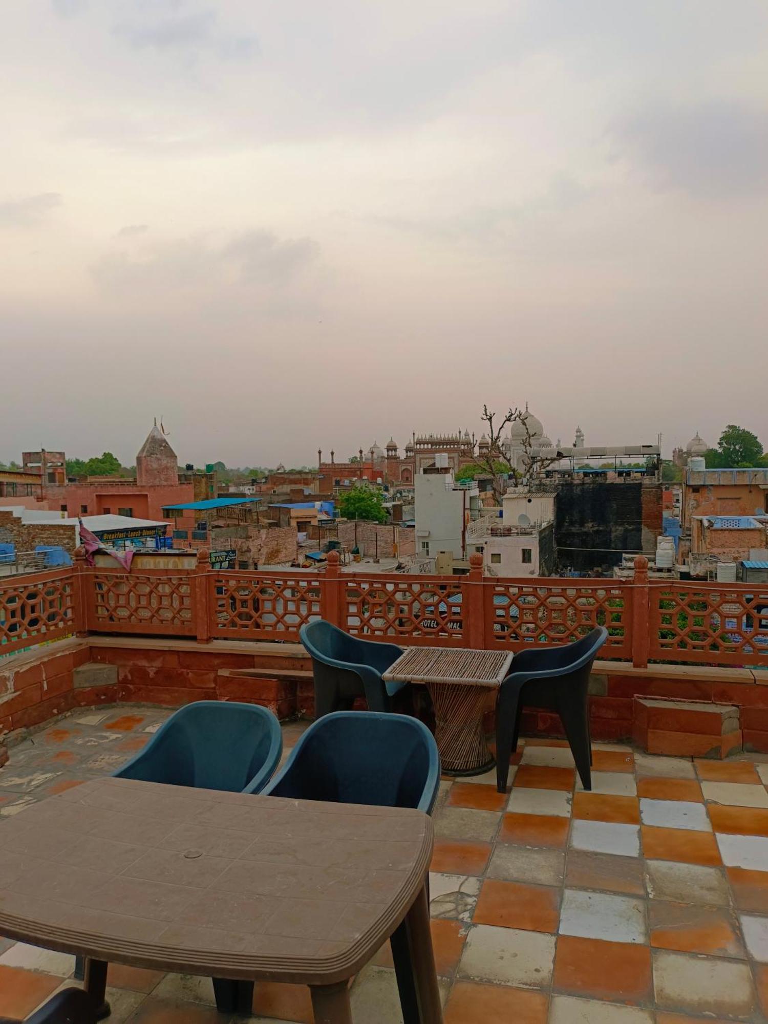 Hotel India Inn Walking Distance From Taj Mahal-- Rooftop Taj Mahal View Agra  Εξωτερικό φωτογραφία