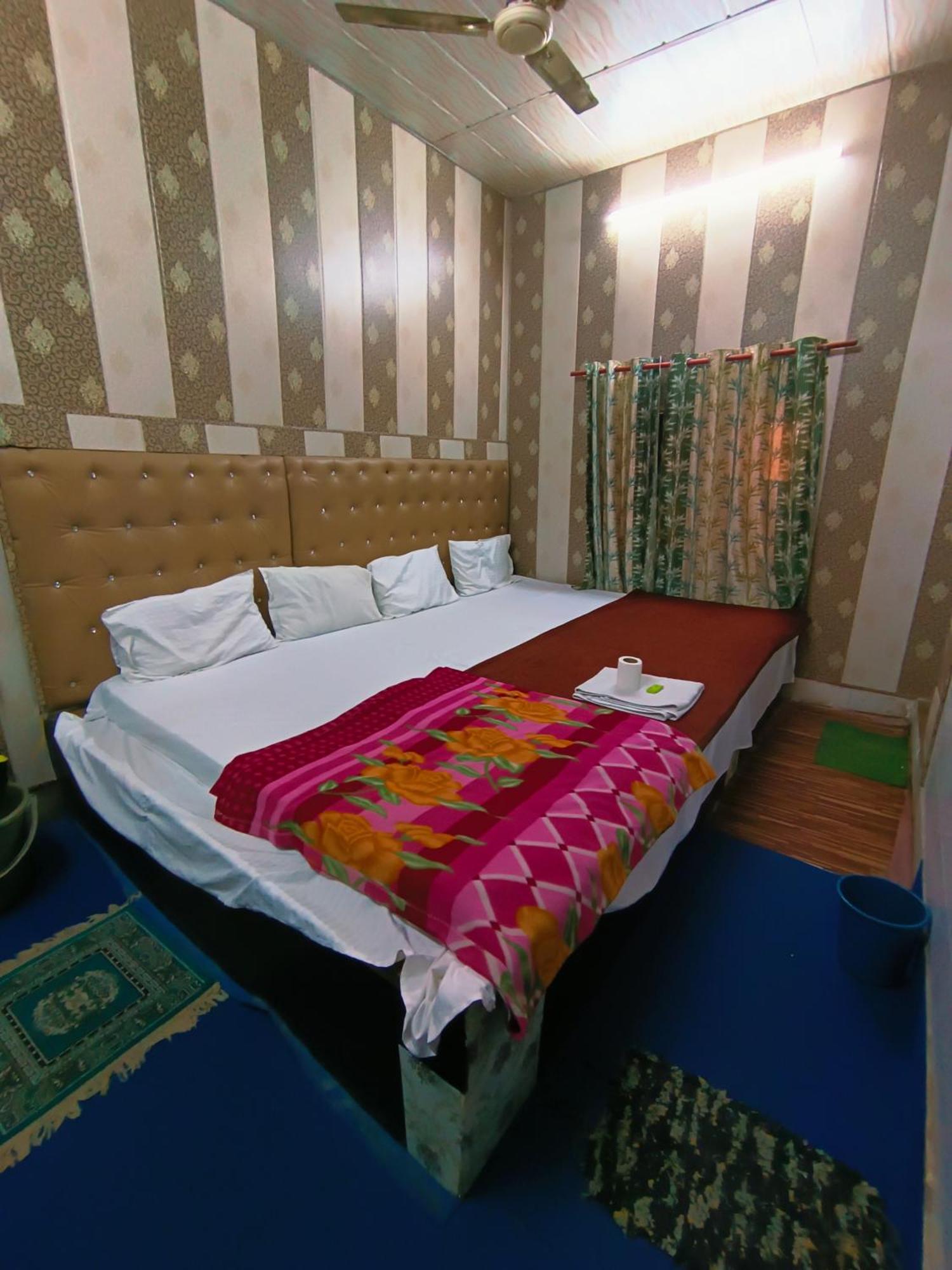 Hotel India Inn Walking Distance From Taj Mahal-- Rooftop Taj Mahal View Agra  Εξωτερικό φωτογραφία