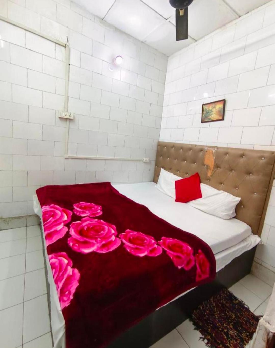Hotel India Inn Walking Distance From Taj Mahal-- Rooftop Taj Mahal View Agra  Εξωτερικό φωτογραφία