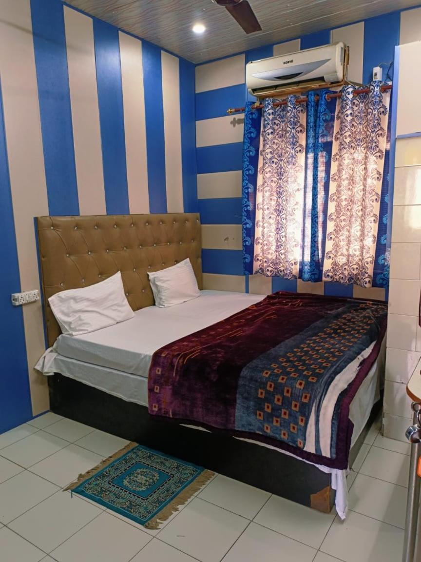 Hotel India Inn Walking Distance From Taj Mahal-- Rooftop Taj Mahal View Agra  Εξωτερικό φωτογραφία