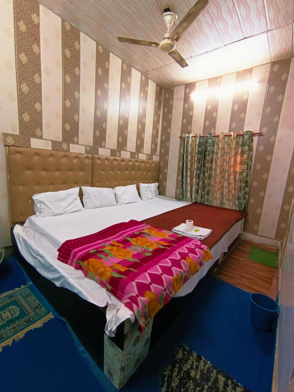 Hotel India Inn Walking Distance From Taj Mahal-- Rooftop Taj Mahal View Agra  Εξωτερικό φωτογραφία